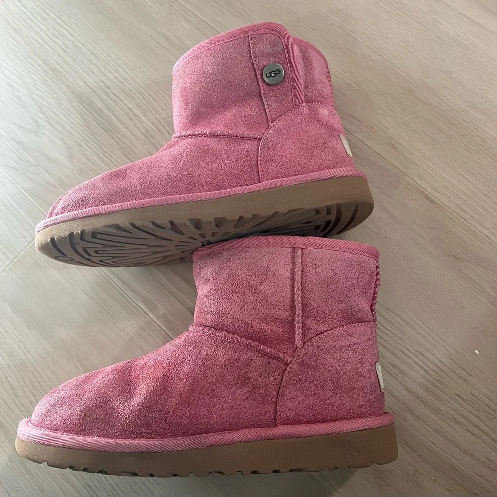 UGGs T Jona Button Boots  1118890-K Kids Footwear Size US 2 suede‎ leather